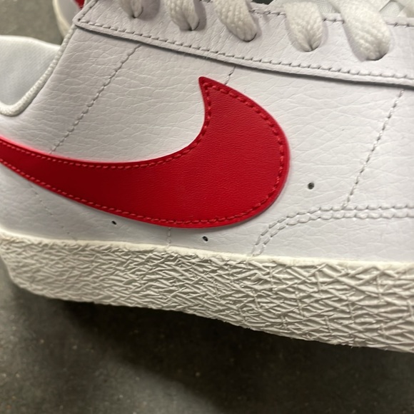 Nike Blazer Low 6.5 Y. Women 8 red white new - Picture 8 of 9
